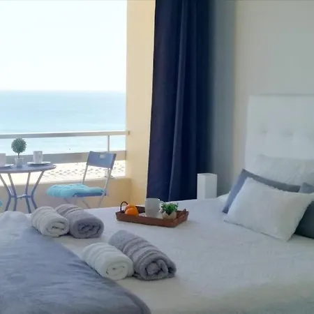 Stunning View Oceanfront Апартаменты *